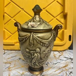 Super cute never used vase